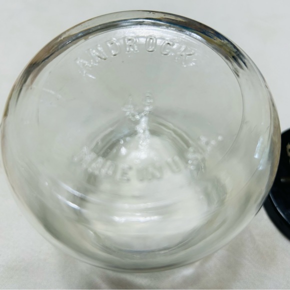 Vintage Androck nut grinder in great condition. Red starburst design.Made in USA - Picture 3 of 6